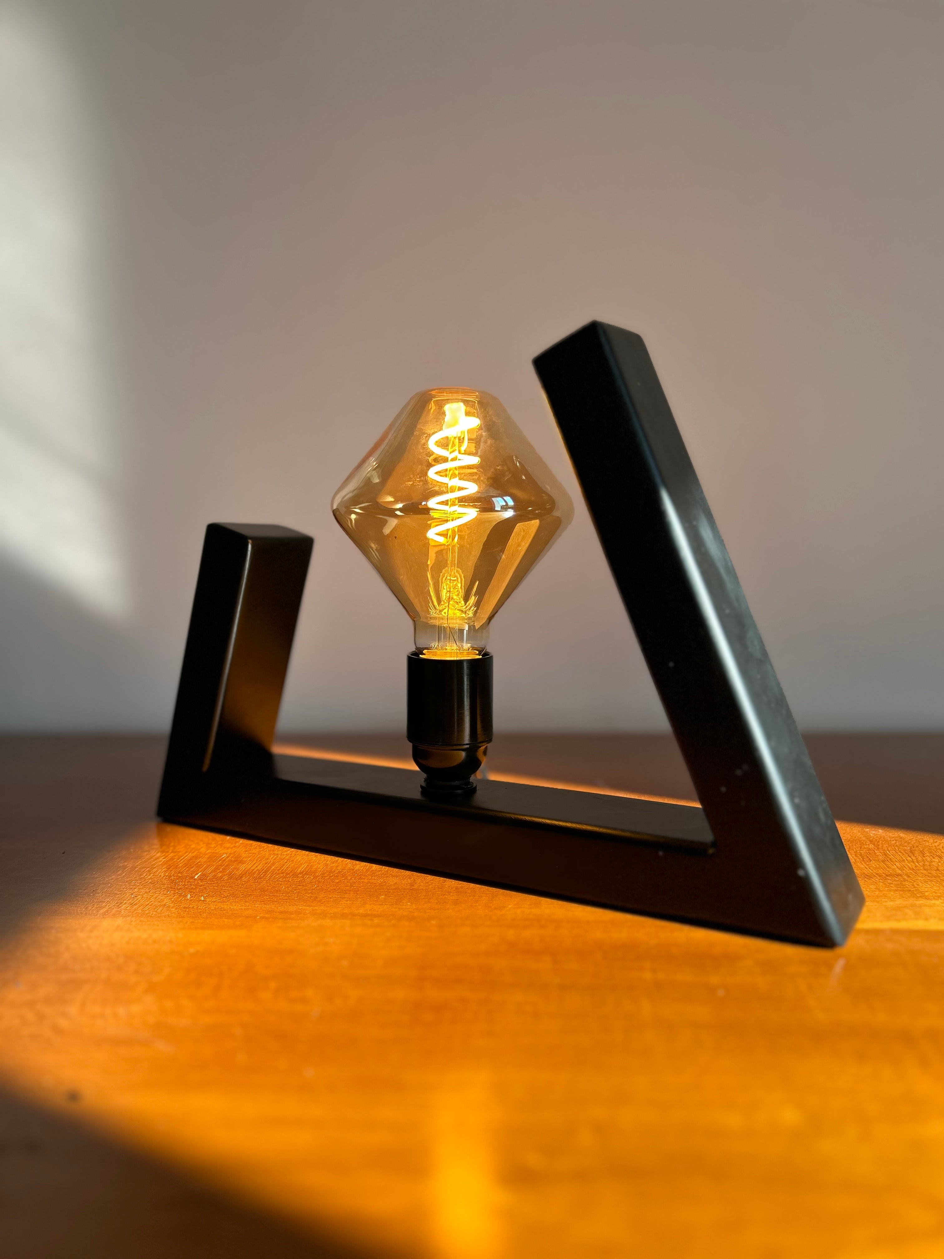 Lampe artisanale faite main | "Odak" (noir mat)