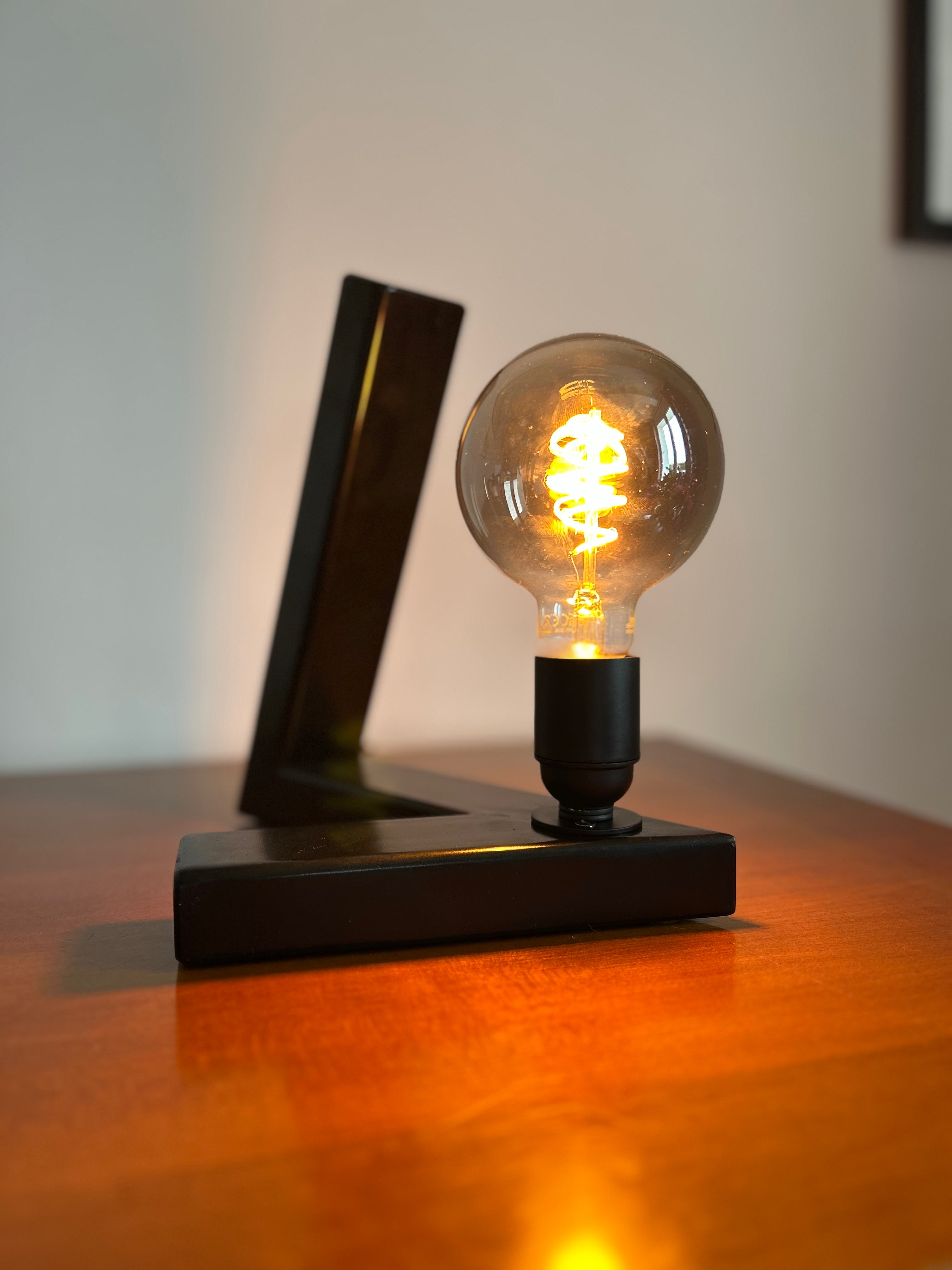 Lampe artisanale faite main | "Aurora" (noir brillant)
